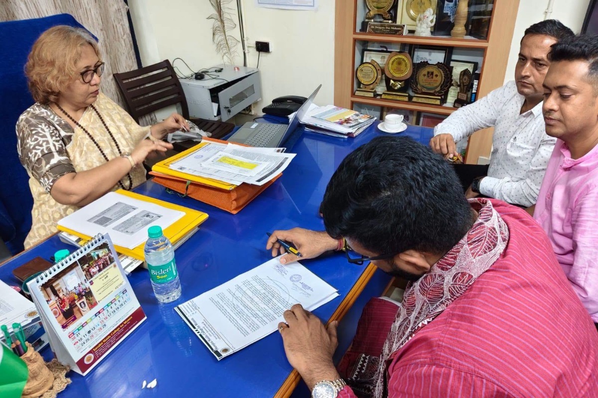 Assuming Office as President of the Governing Body of Sarojini Naidu College for Women