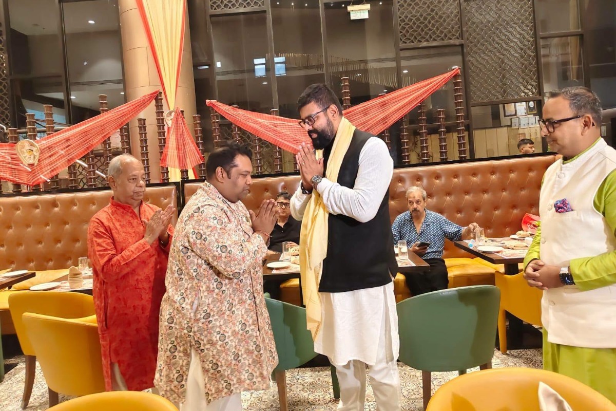 Mahaguru Mithun Chakraborty Unveils Chocolate Maa Durga Statue at Hotel Holiday Inn, Chinar Park