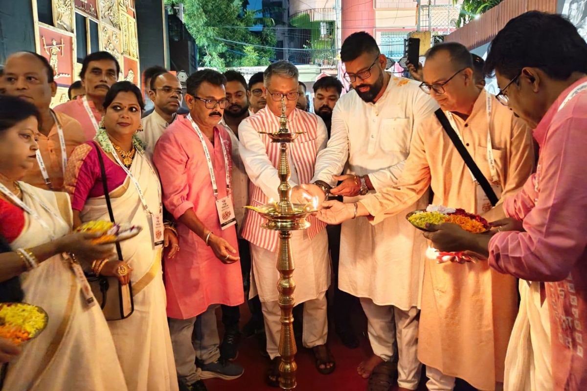 MLA Tarunjyoti Tewari Attends the Durga Puja Inauguration Ceremony at Baguiati Railpukur United Club in the Presence of West Bengal Education Minister Jagannath Chatterjee
