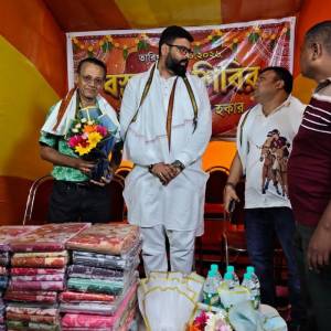 Attended cloth distribution ceremony organized by Baguiati Hawker Union - Photo 3