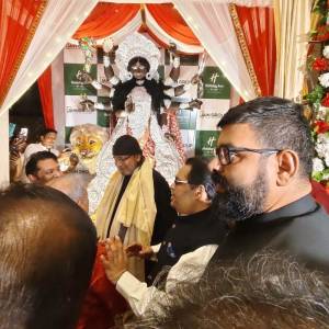 Mahaguru Mithun Chakraborty Unveils Chocolate Maa Durga Statue at Hotel Holiday Inn, Chinar Park - Photo 7