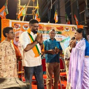 Attended the Cloth Donation Ceremony at Siddharth Nagar, No. 3, Kestapur, on the invitation of our beloved Jaydev Halder Dada, a senior leader of the Bharatiya Janata Party - Photo 2