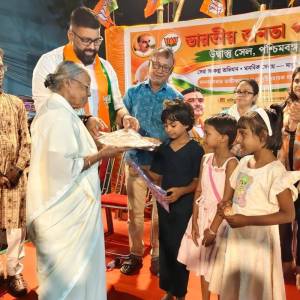 Attended the Cloth Donation Ceremony at Siddharth Nagar, No. 3, Kestapur, on the invitation of our beloved Jaydev Halder Dada, a senior leader of the Bharatiya Janata Party - Photo 5