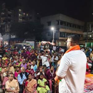 Attended the Cloth Donation Ceremony at Kestpur Mission Bazar, Ward 26, BMC, organized under the leadership of our Shakti Kendra Pramukh Pinki Di - Photo 3