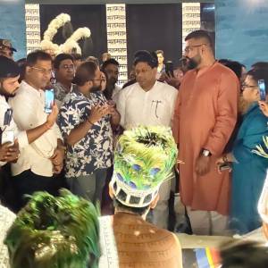 Attended the Durga Puja Inauguration Ceremony at Kestapur Profull Kanan in the Presence of Central Minister Dr. Sukanta Majumdar - Photo 2