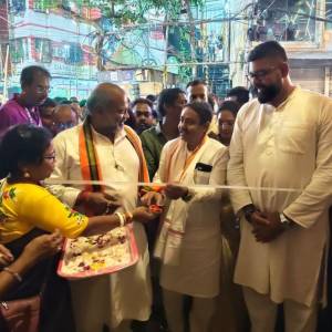 Durga Puja Inauguration Ceremony at Dumdum Park Youth Team's Puja - Photo 4