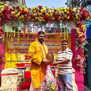 At the inauguration of the puja at Chinara Park Association - Photo 1