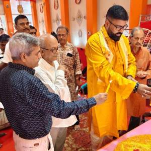At the inauguration of the puja at Chinara Park Association - Photo 4