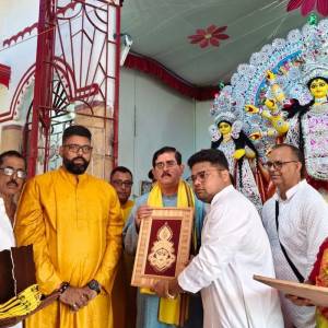 Attended the Durga Puja at Debjit’s Residence on His Invitation, Rajarhat Gopalpur Assembly Constituency - Photo 2
